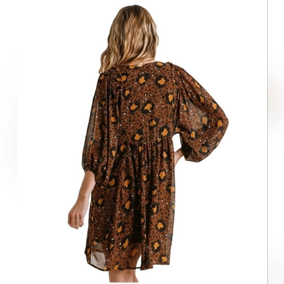 Umgee Leopard Print Long Sleeve Ruffle Shoulder V Neck Dress Size Small - Picture 3 of 10